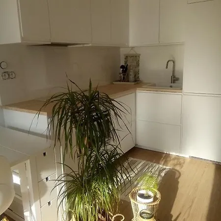 Vittoria Immobilier - Rez De Jardin Bord De Couchant Διαμέρισμα